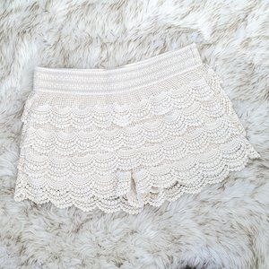 No Boundaries Ivory Lace Tiered Shorts - L